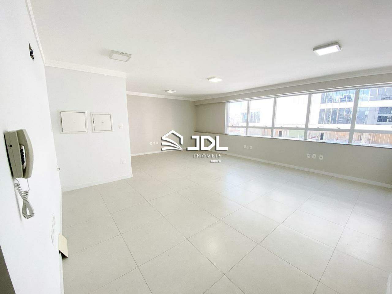 Sala à venda no bairro Centro: 