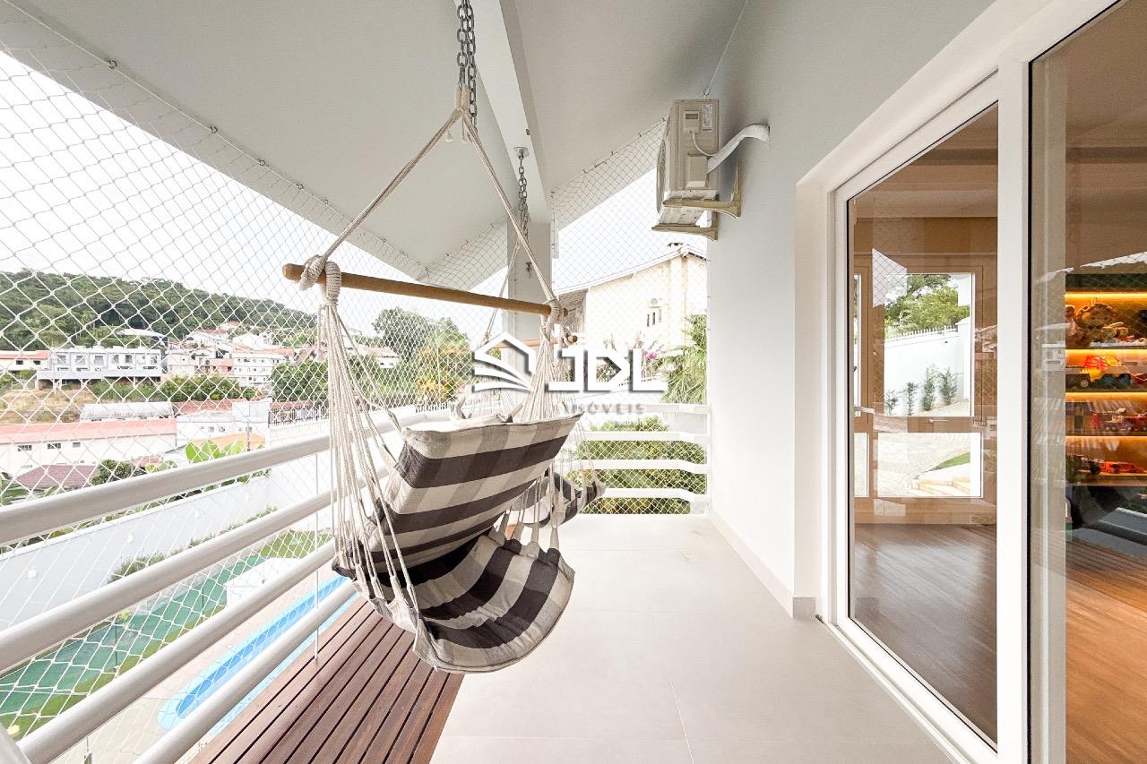 Casa à venda no bairro Velha: 