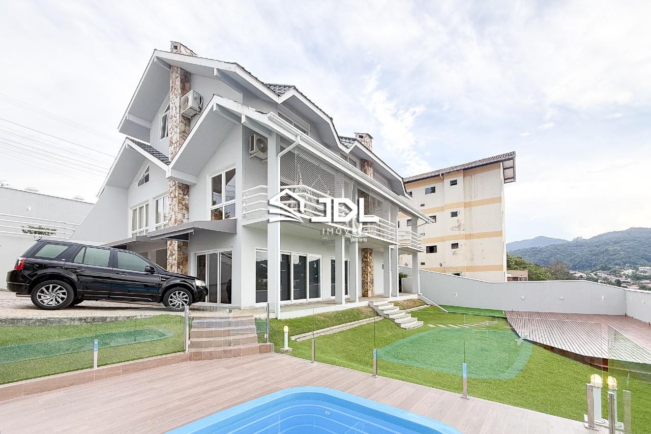 Casa à venda no bairro Velha: 