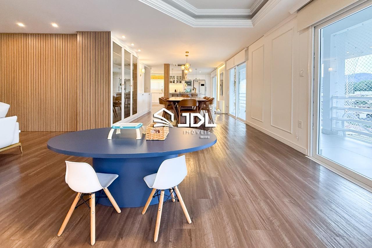 Casa à venda no bairro Velha: 