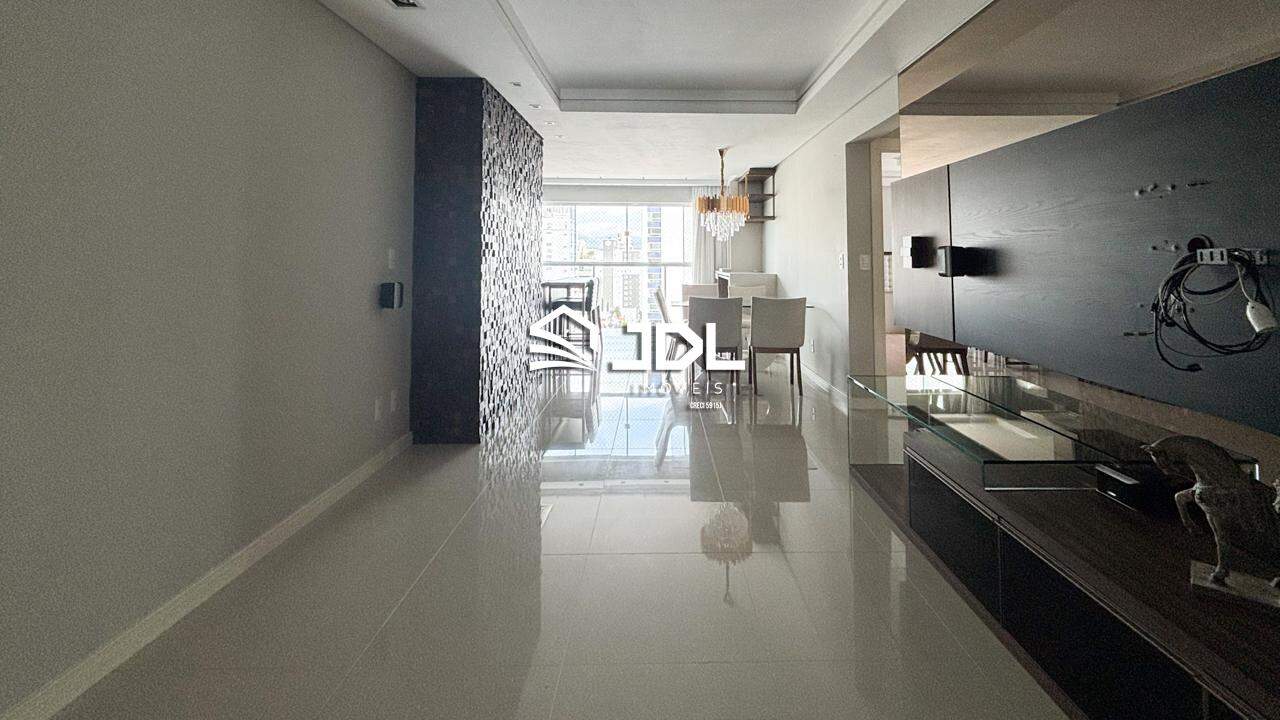 Apartamento à venda no bairro Vila Nova: