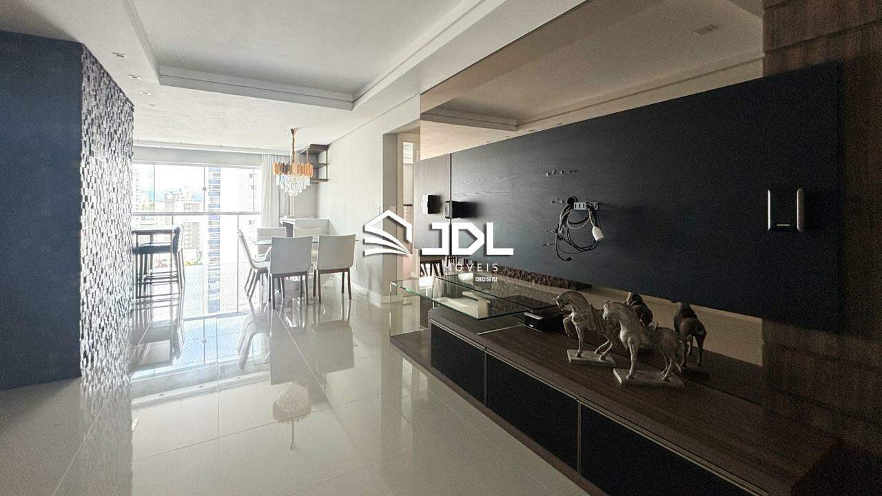 Apartamento à venda no bairro Vila Nova: