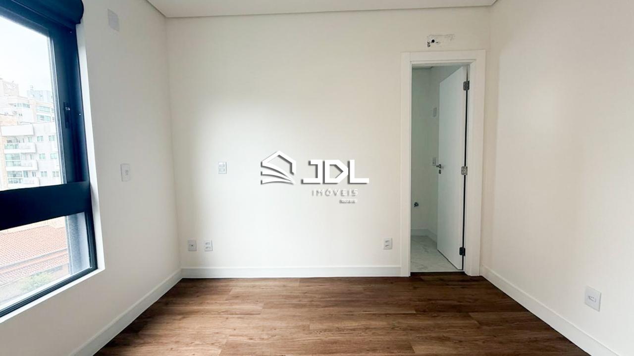 Apartamento à venda no bairro Velha: 