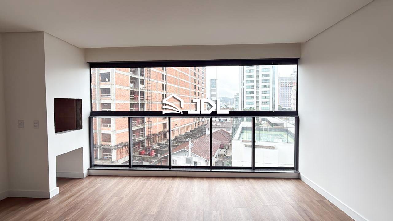 Apartamento à venda no bairro Velha: 