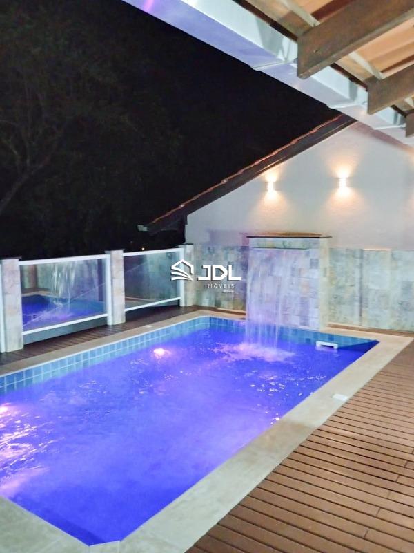 Casa à venda no bairro Velha: 