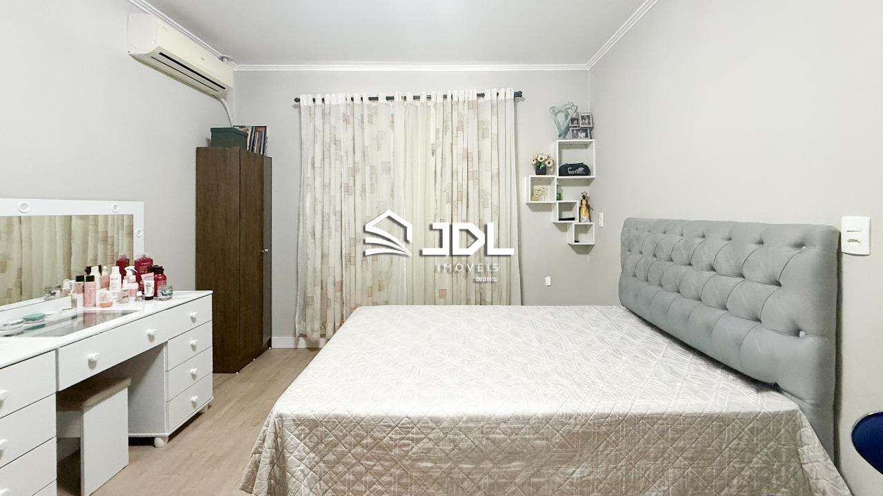 Casa à venda no bairro Velha: 