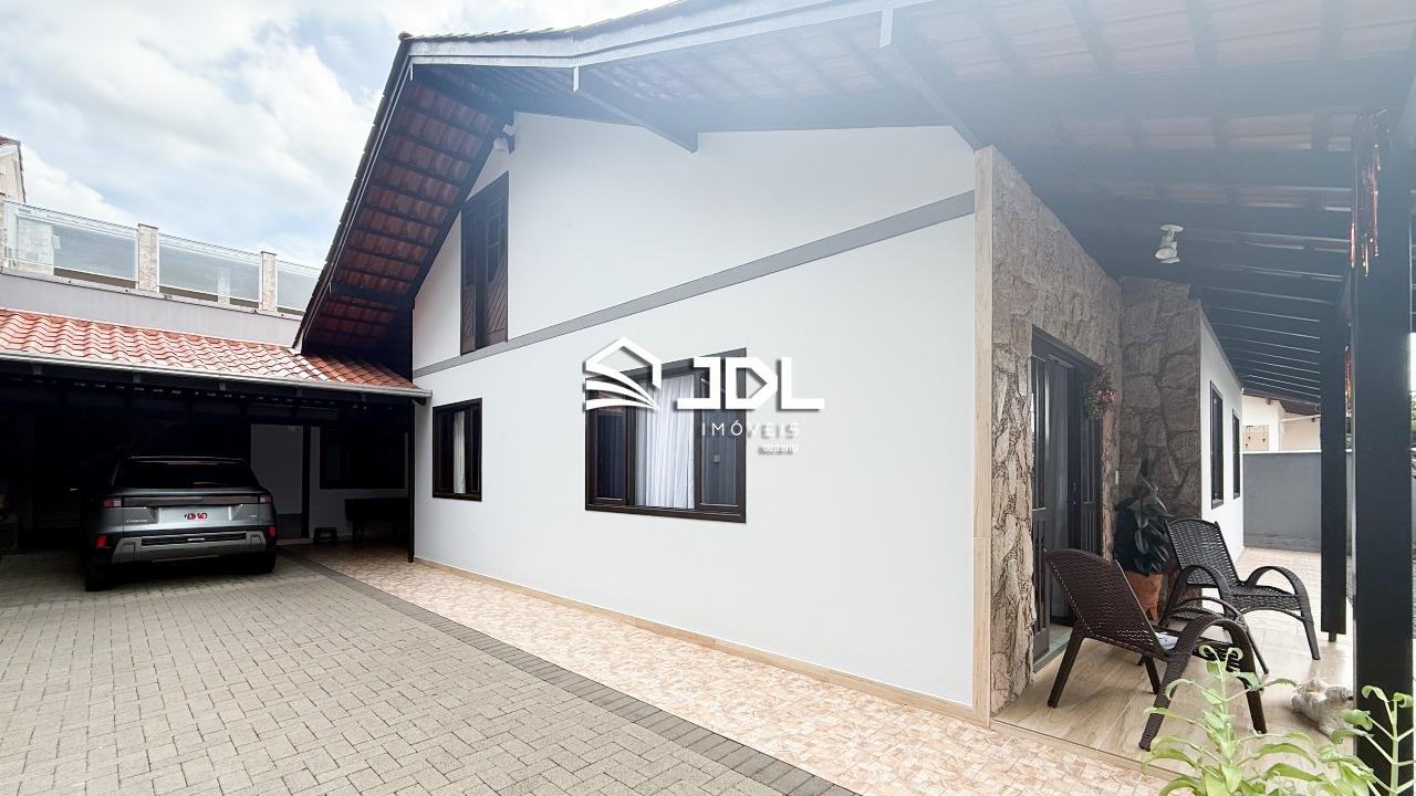 Casa à venda no bairro Velha: 