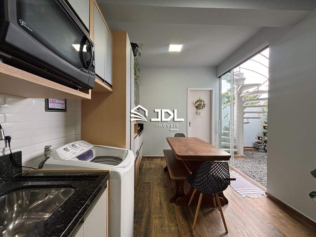 Casa à venda no bairro Velha: 