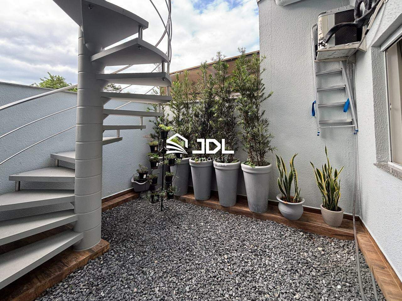 Casa à venda no bairro Velha: 