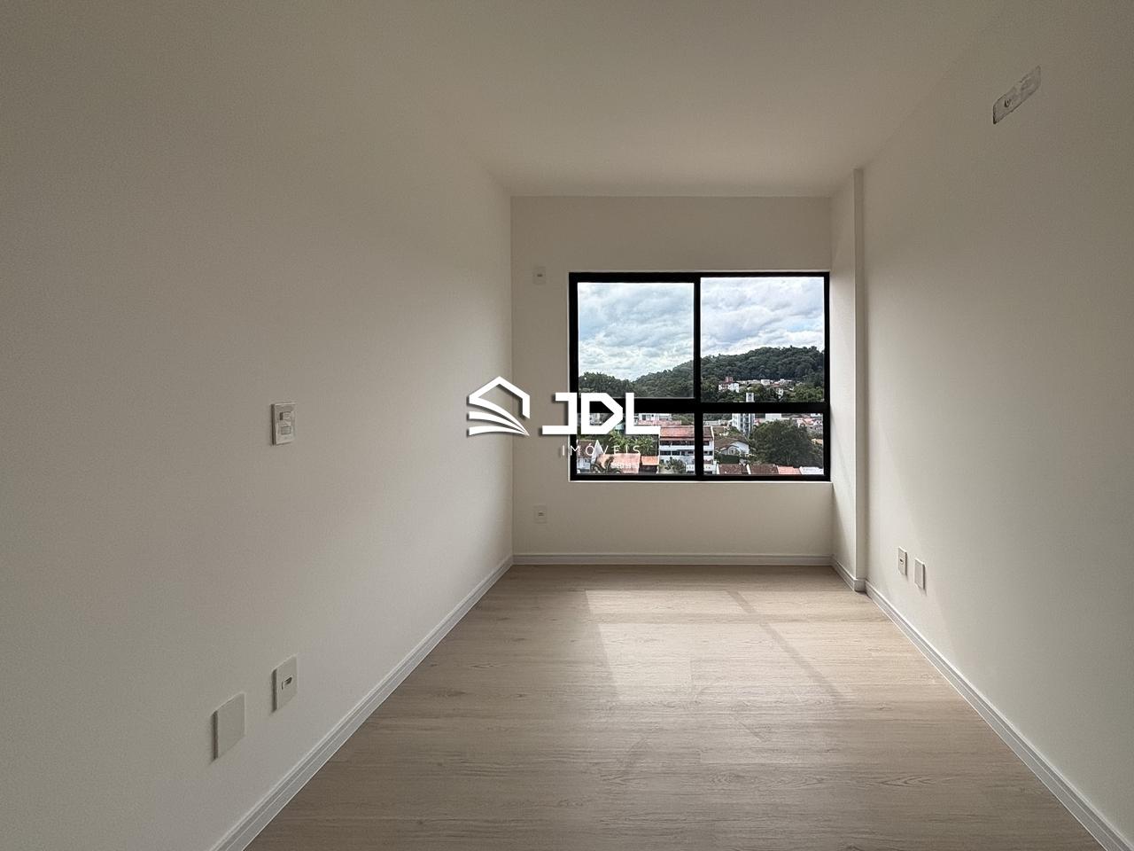 Apartamento à venda no bairro Velha: 