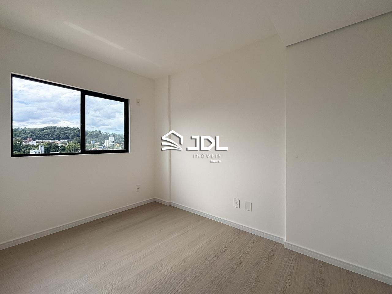 Apartamento à venda no bairro Velha: 