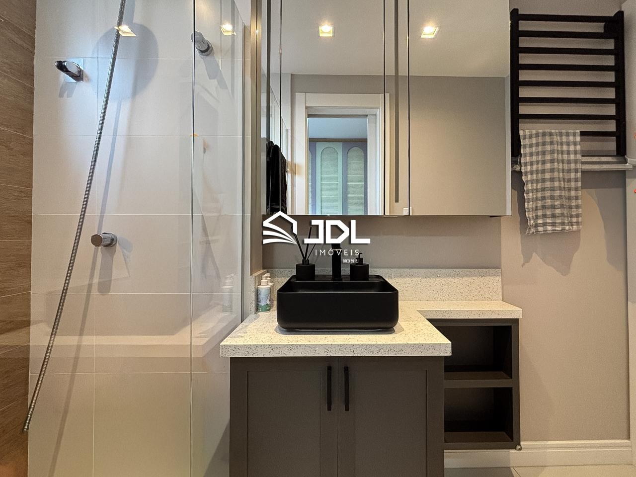 Apartamento à venda no bairro Vila Nova: 