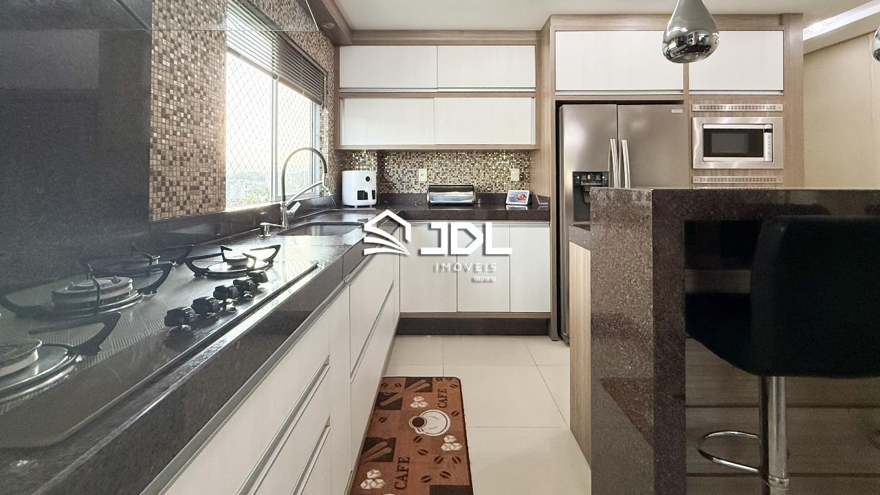 Apartamento à venda no bairro Velha: 