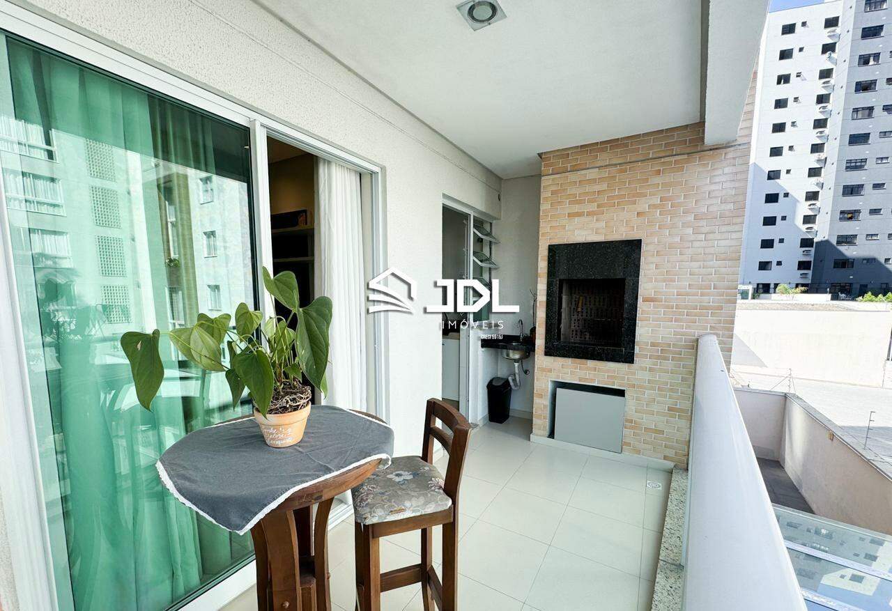 Apartamento à venda no bairro Velha: 
