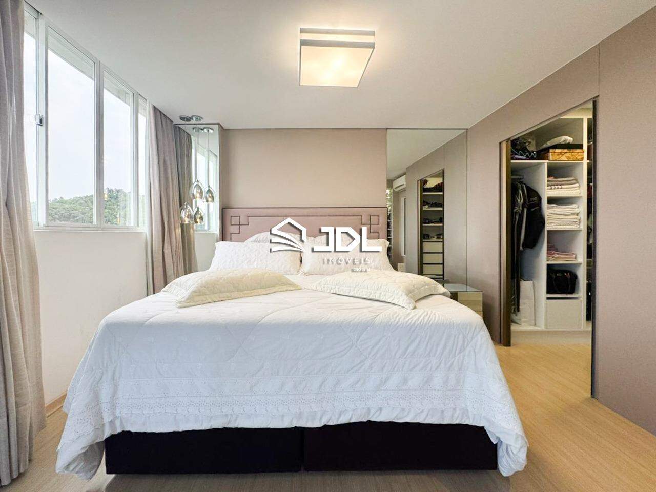 Apartamento à venda no bairro Centro: 