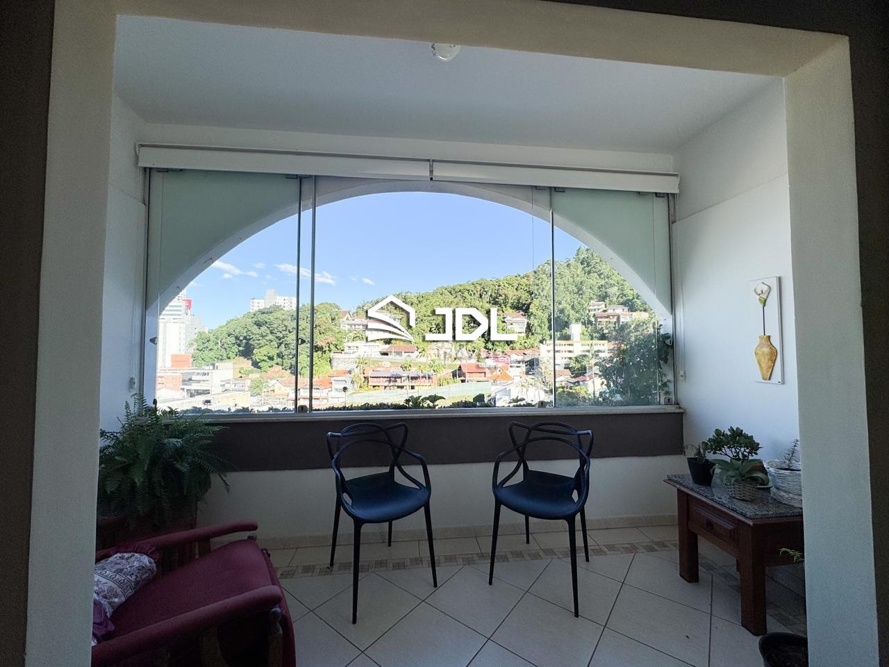 Apartamento à venda no bairro Centro: 