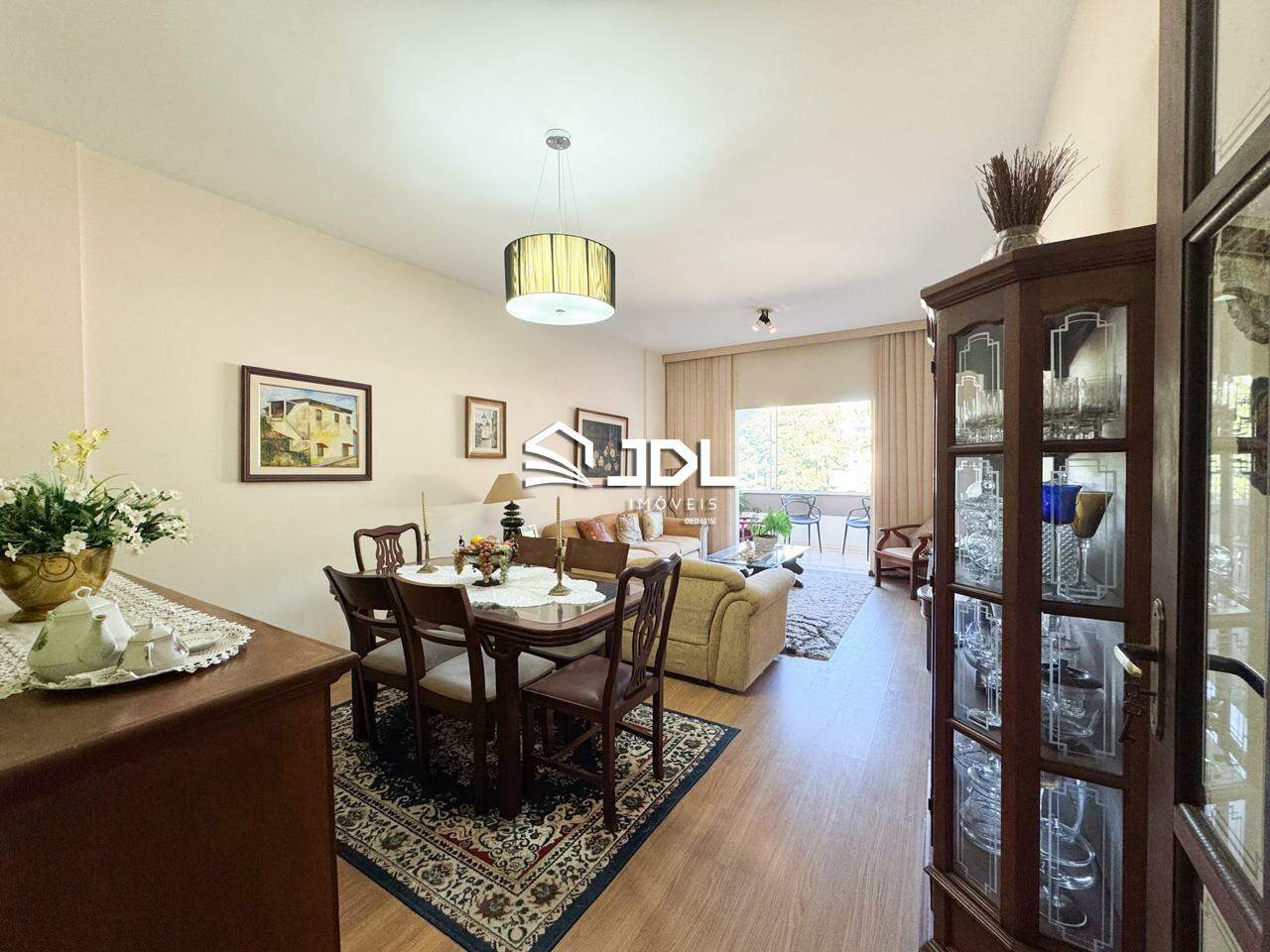 Apartamento à venda no bairro Centro: 