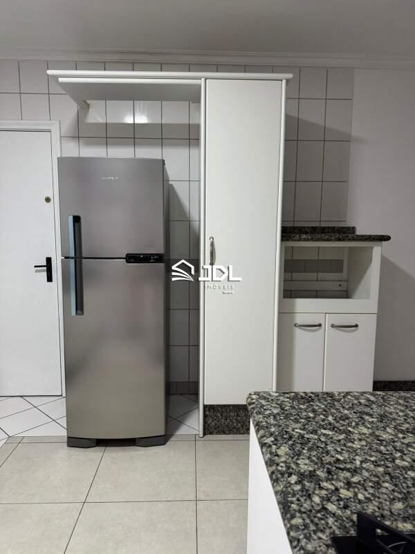 Apartamento à venda no bairro Velha: 