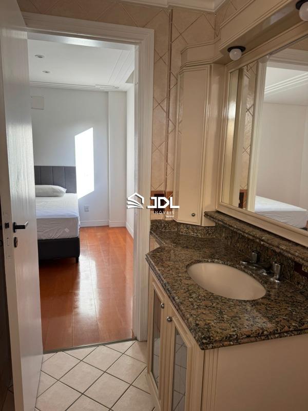 Apartamento à venda no bairro Velha: 