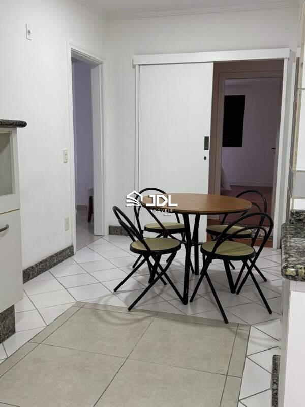 Apartamento à venda no bairro Velha: 