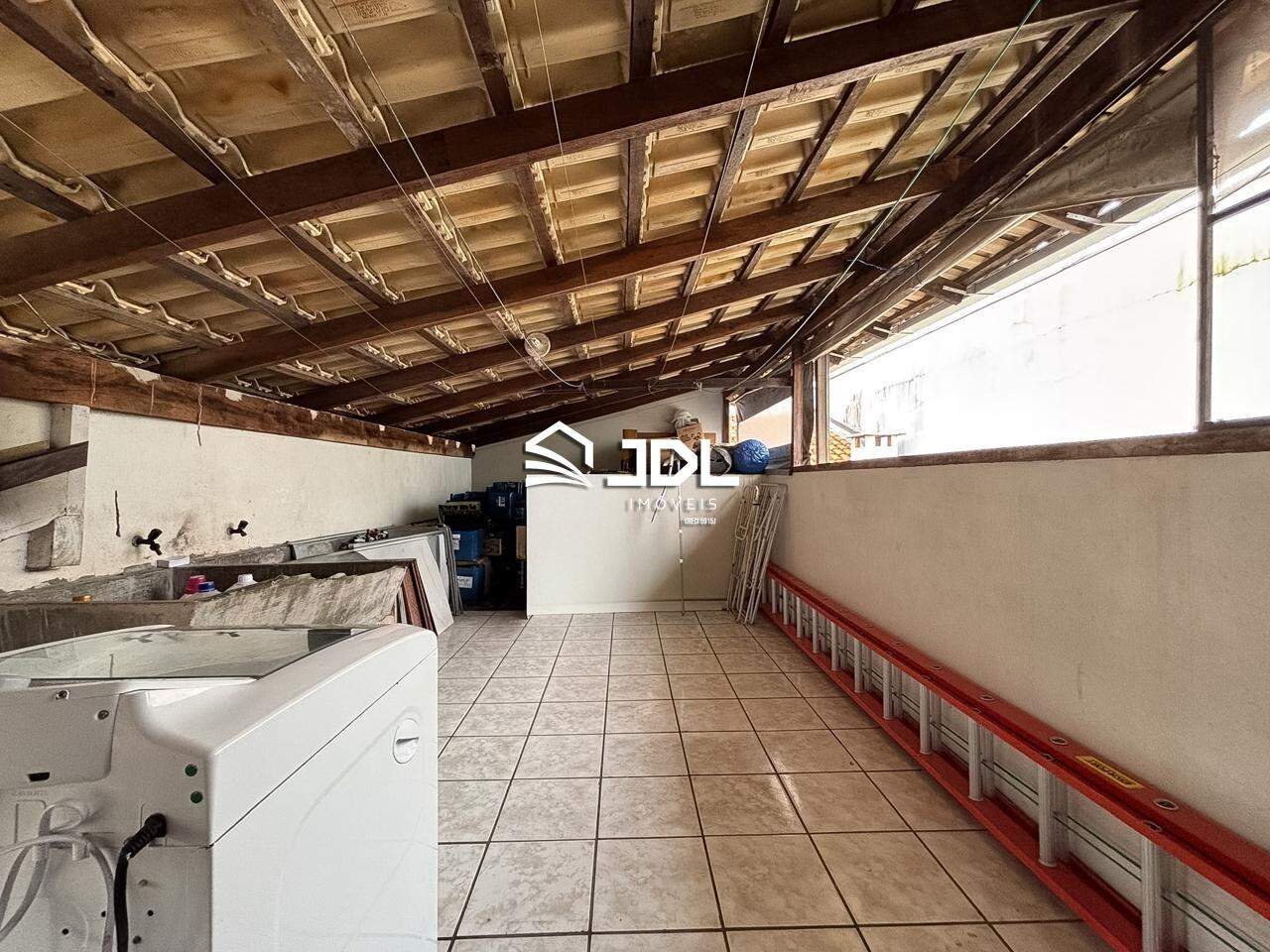 Casa à venda no bairro Escola Agrícola: 