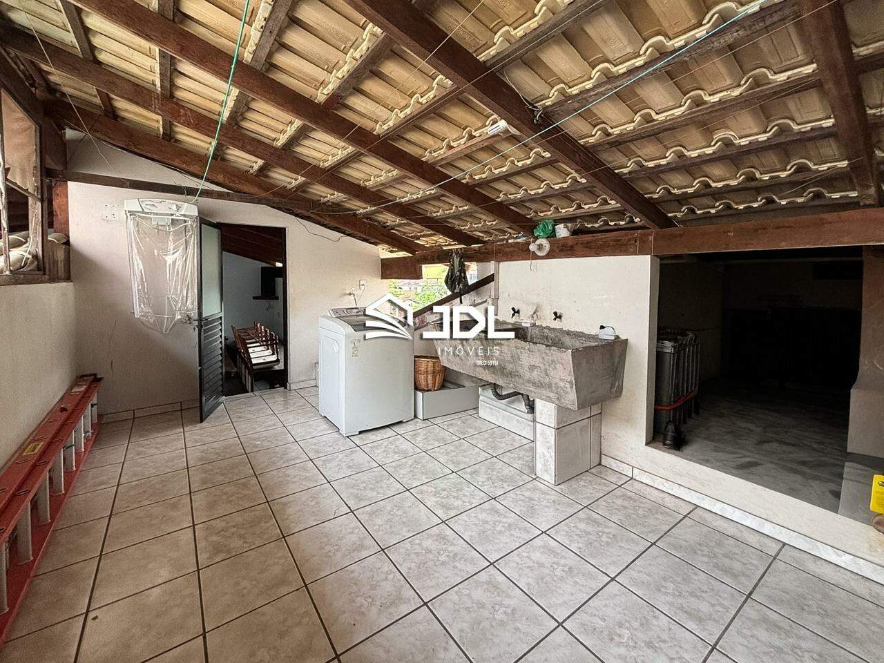 Casa à venda no bairro Escola Agrícola: 
