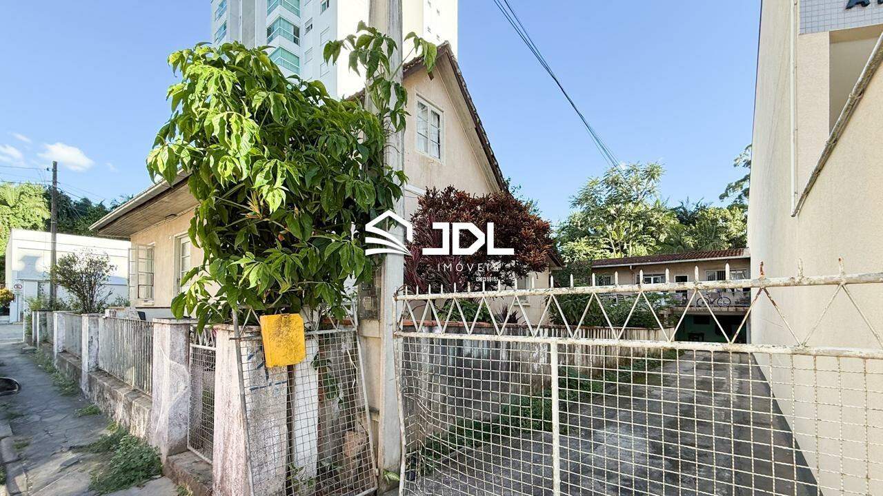 Terreno à venda no bairro Victor Konder: 