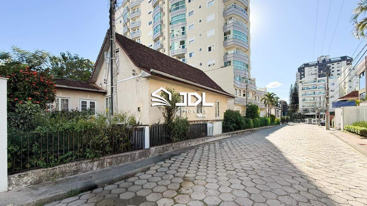 Terreno à venda no bairro Victor Konder: 