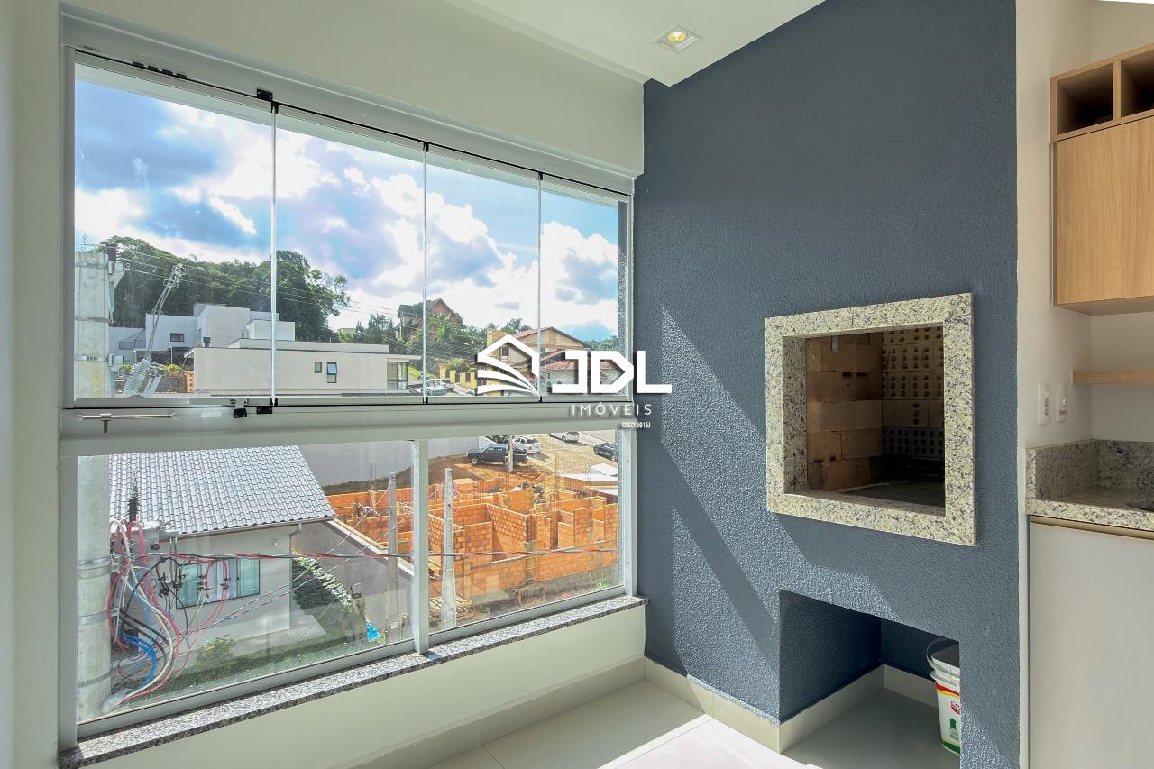 Apartamento à venda no bairro Velha: 