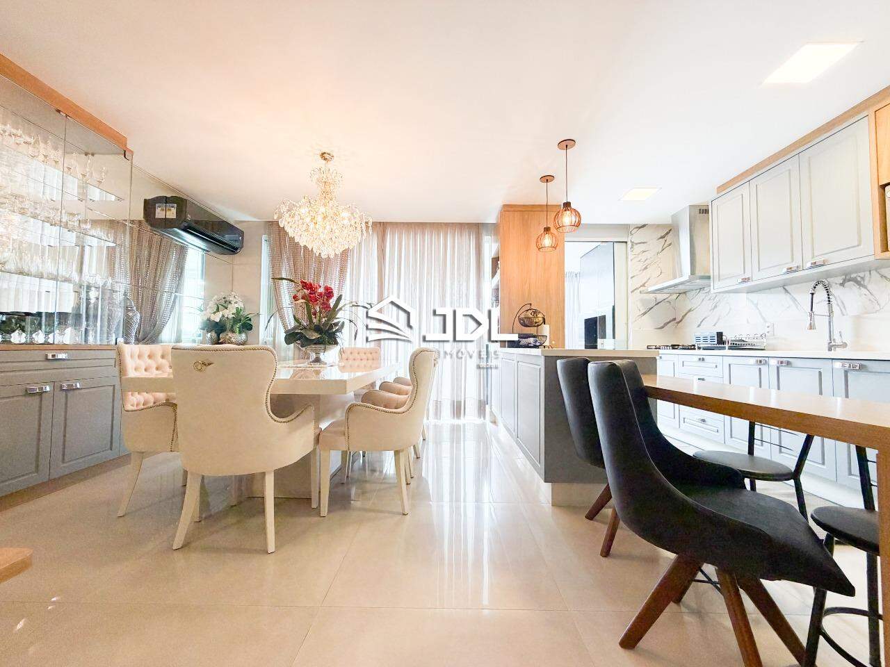 Apartamento à venda no bairro Vila Nova: 