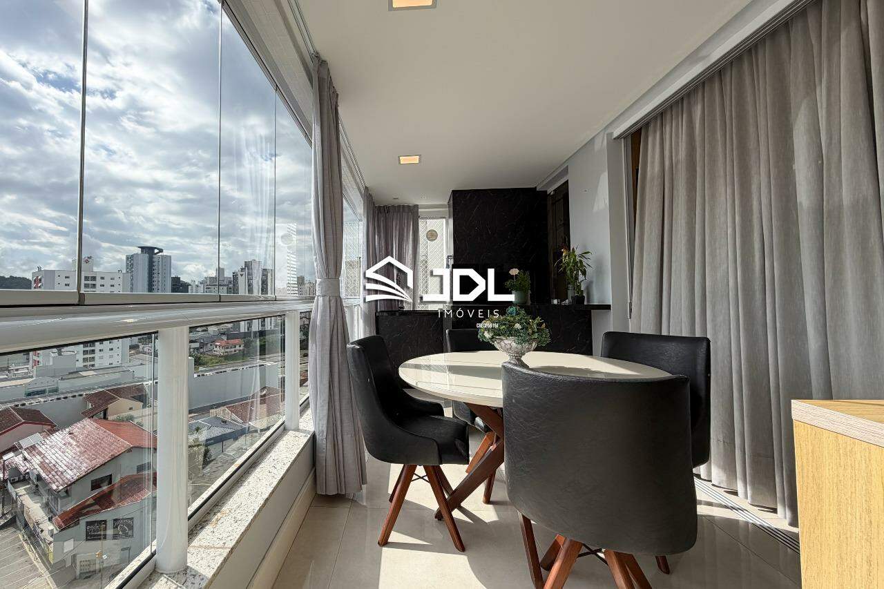 Apartamento à venda no bairro Vila Nova: 