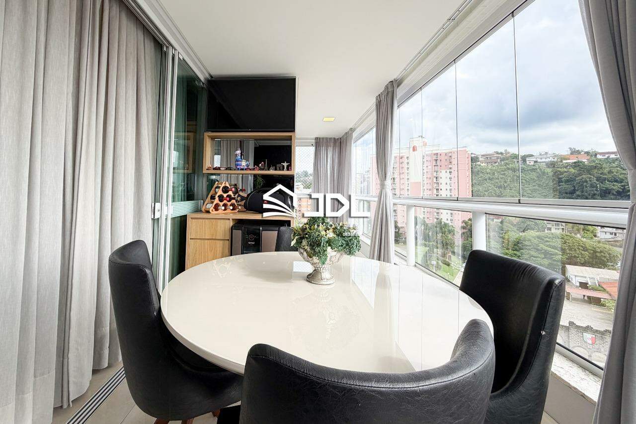 Apartamento à venda no bairro Vila Nova: 