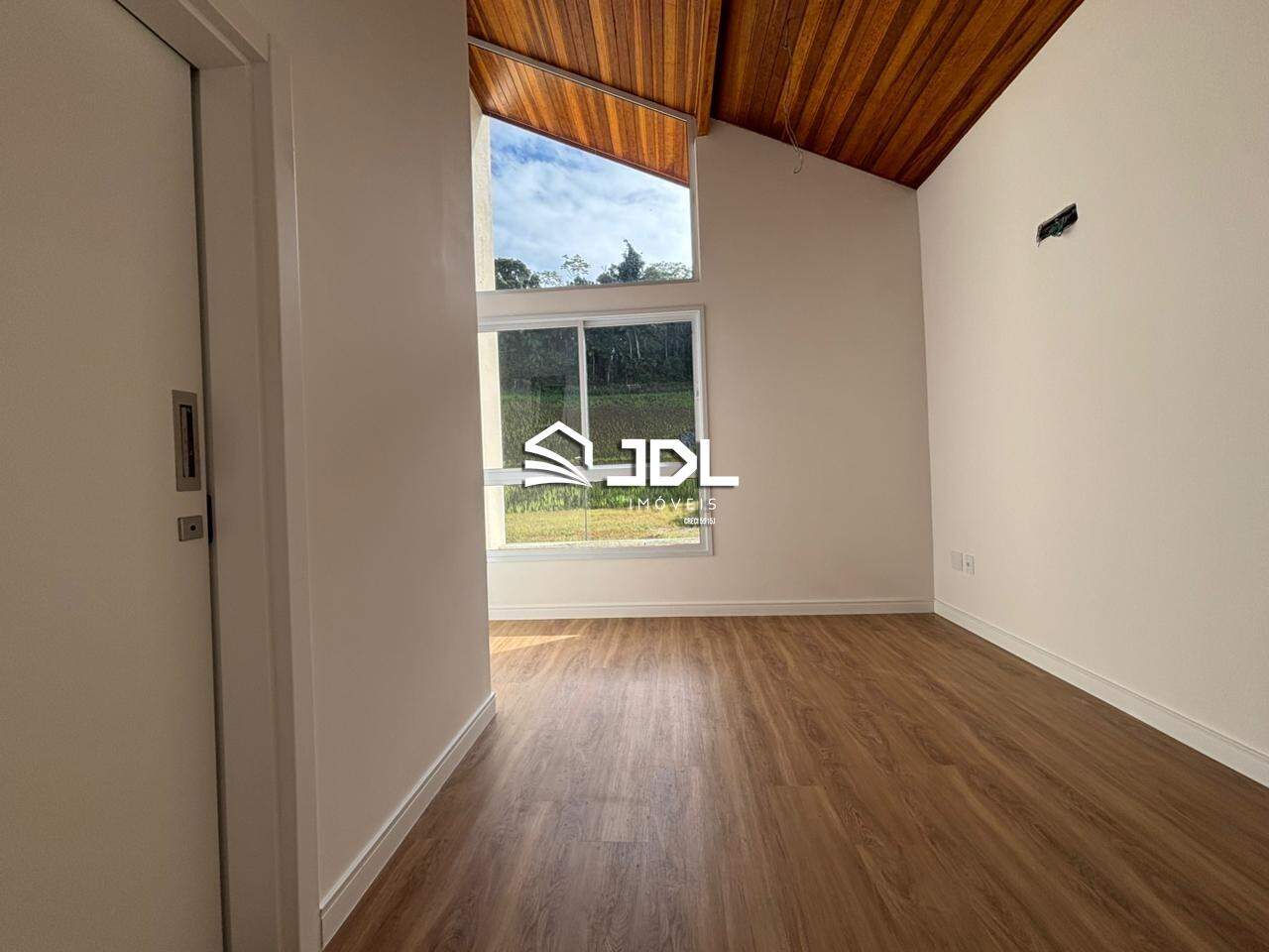 Casa à venda no bairro Tribess: 