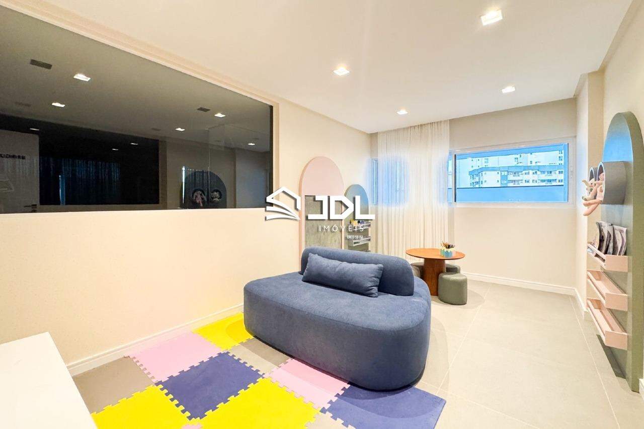 Apartamento à venda no bairro Velha: 