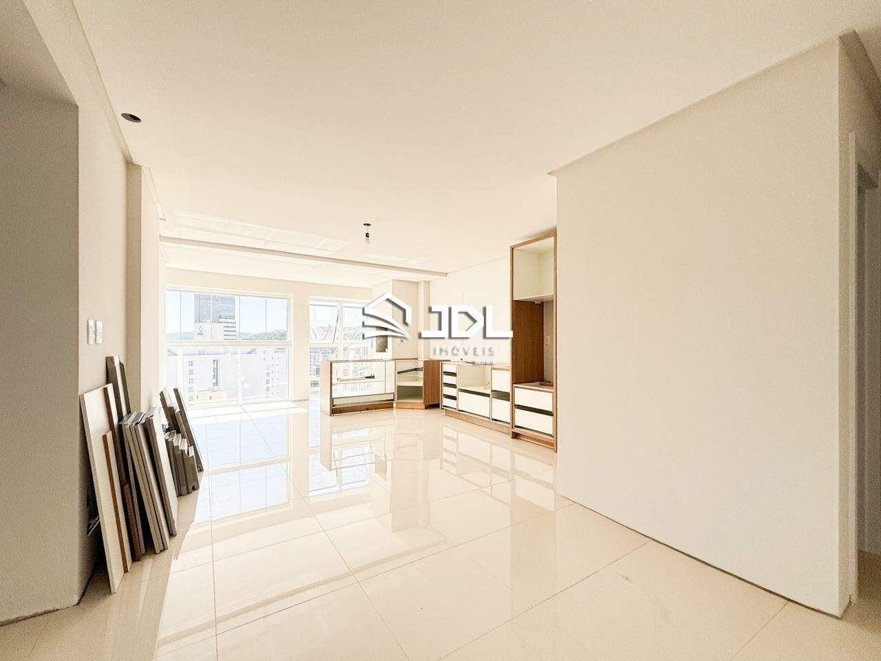 Apartamento à venda no bairro Velha: 