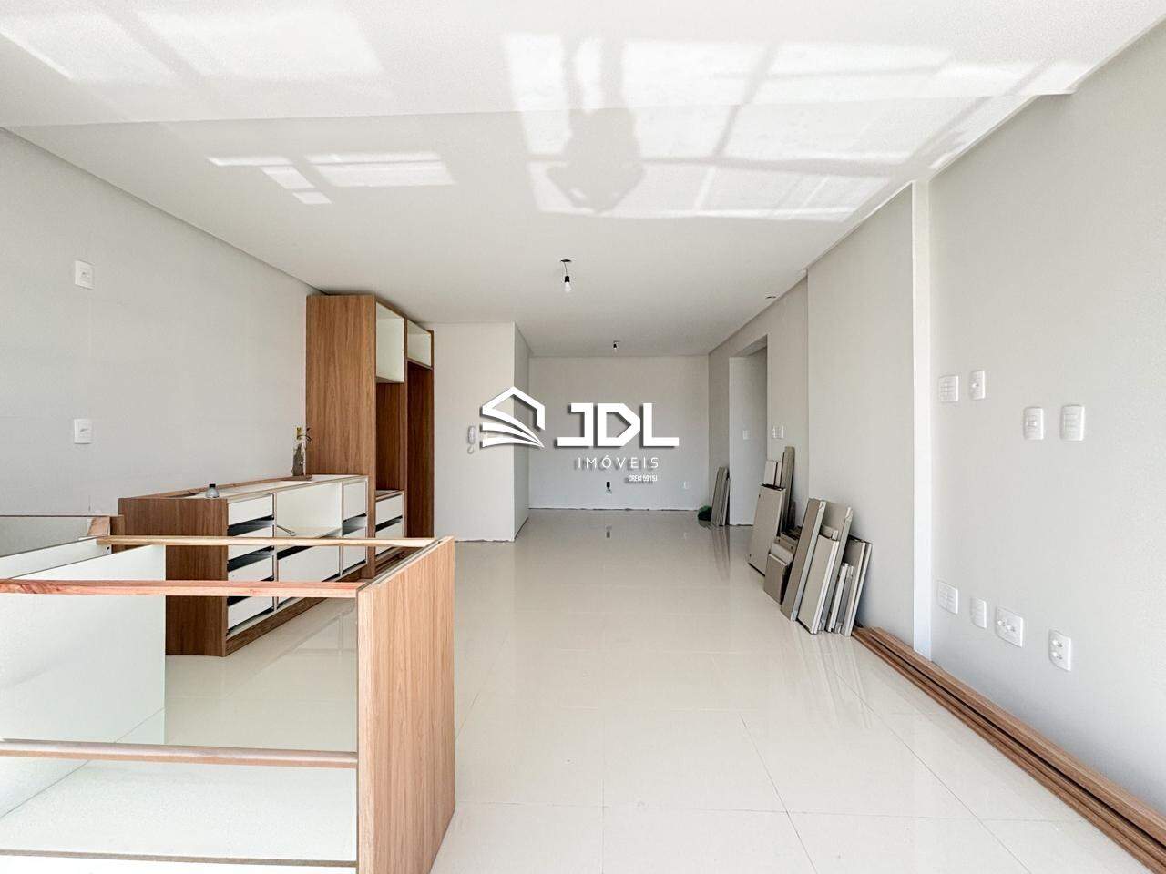 Apartamento à venda no bairro Velha: 