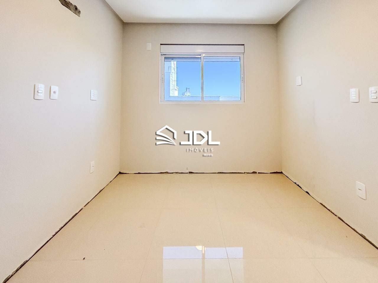 Apartamento à venda no bairro Velha: 