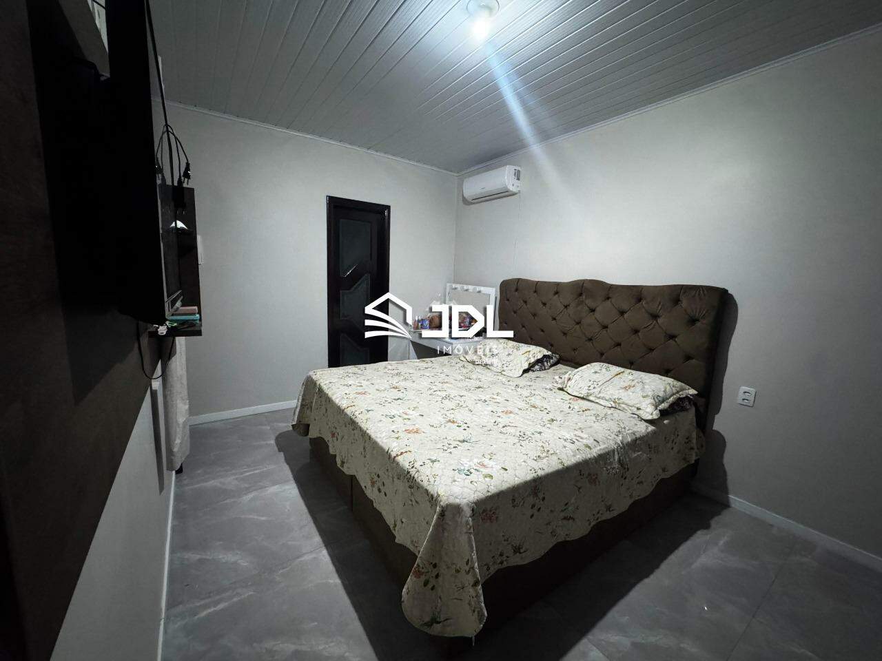 Casa à venda no bairro Velha: 