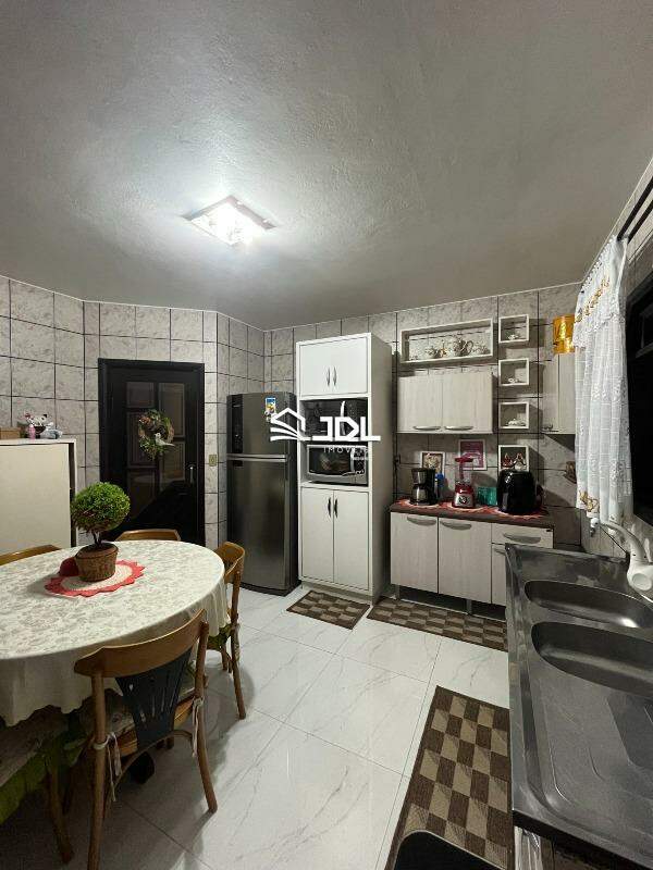 Casa à venda no bairro Velha: 