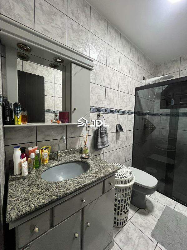 Casa à venda no bairro Velha: 