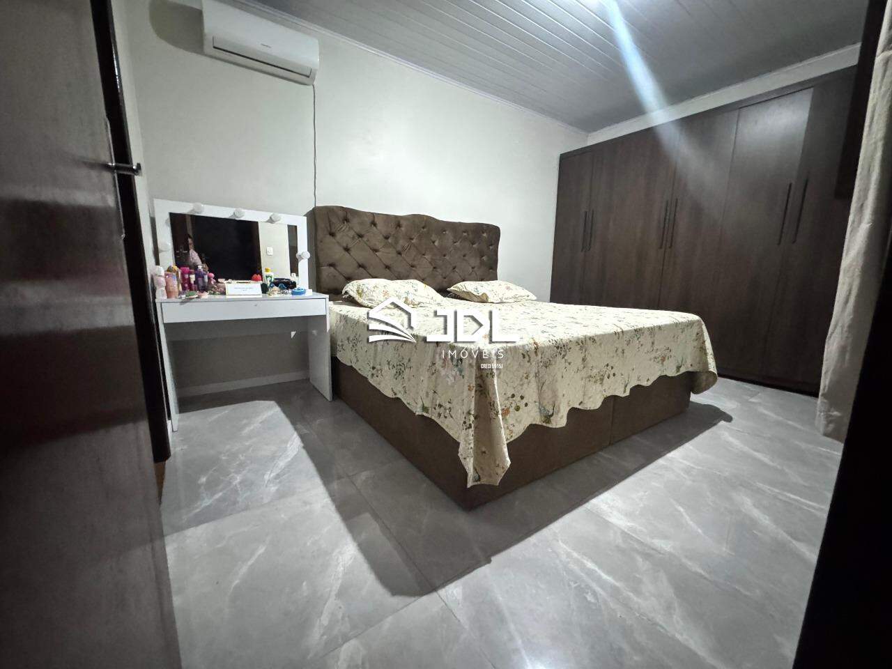 Casa à venda no bairro Velha: 