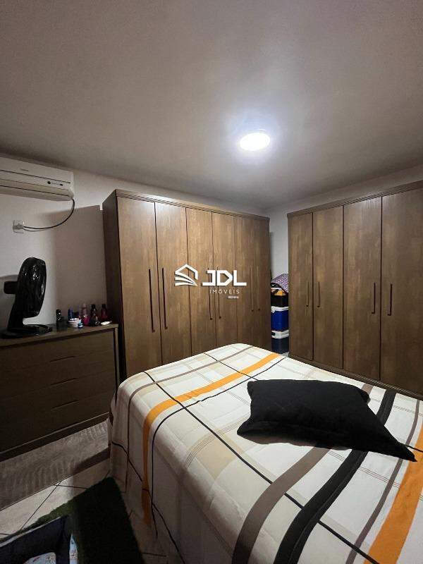 Casa à venda no bairro Velha: 