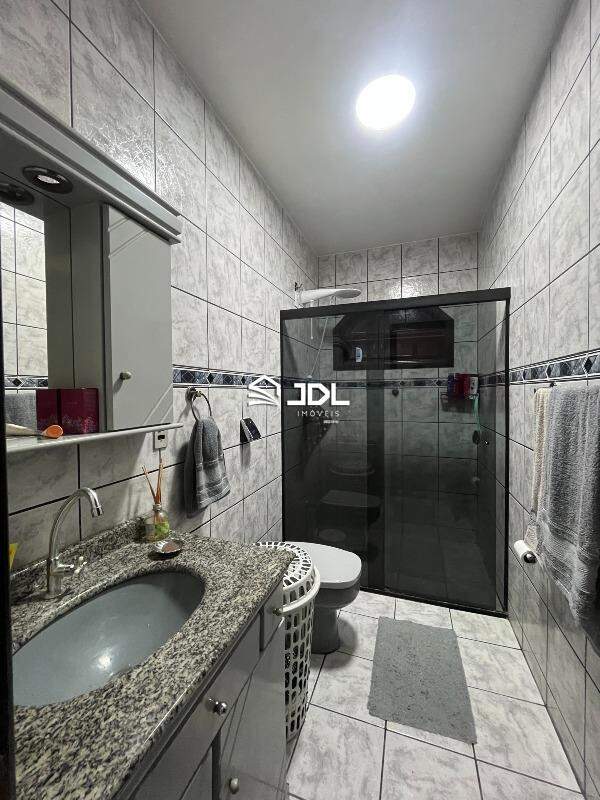 Casa à venda no bairro Velha: 
