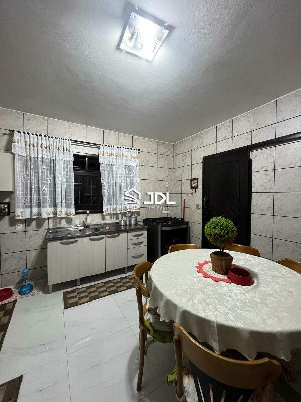 Casa à venda no bairro Velha: 