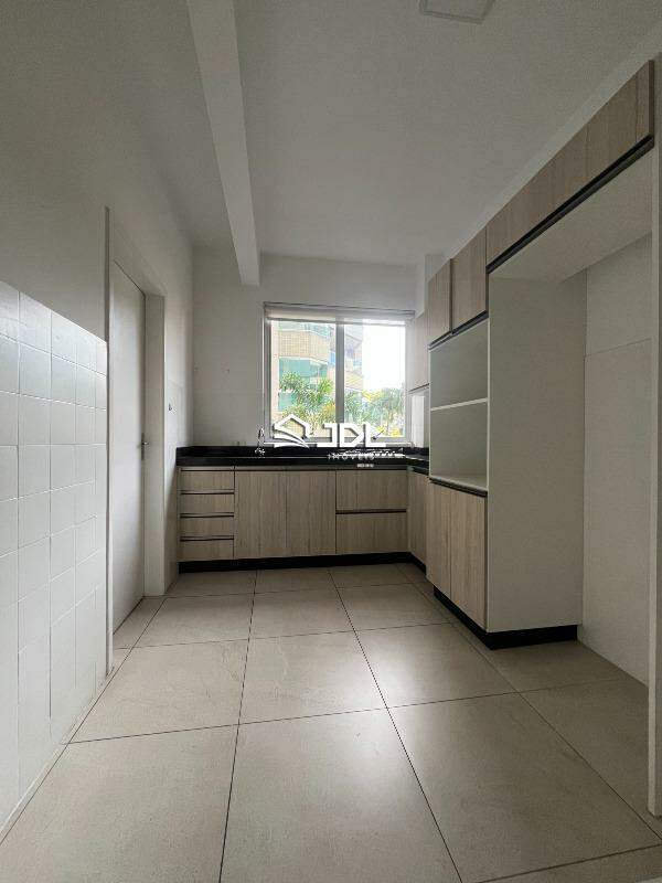 Apartamento à venda no bairro Ponta Aguda: 