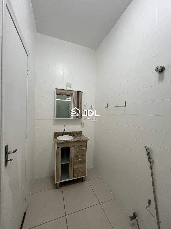 Apartamento à venda no bairro Ponta Aguda: 