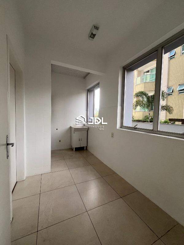 Apartamento à venda no bairro Ponta Aguda: 