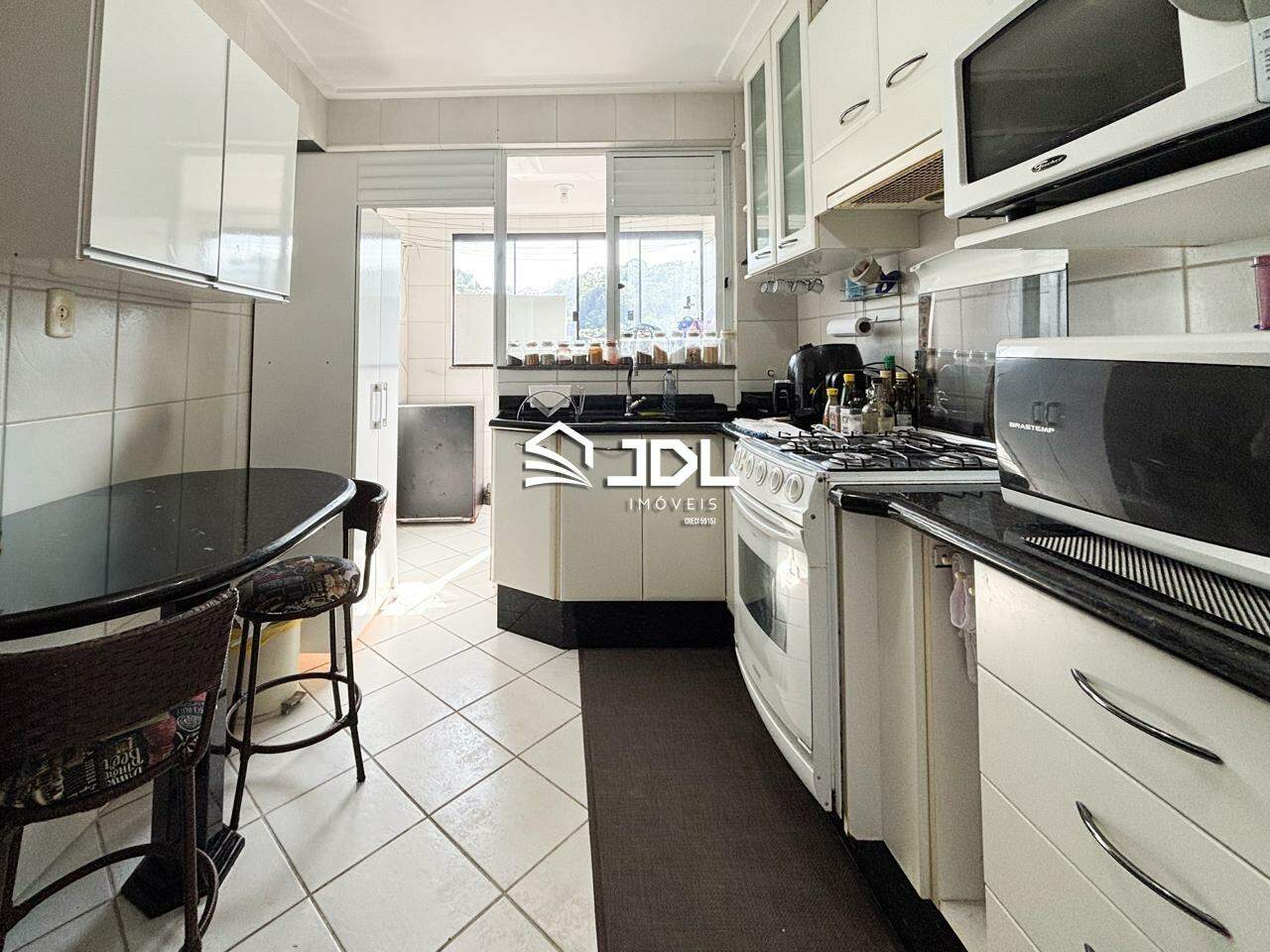 Apartamento à venda no bairro Velha: 