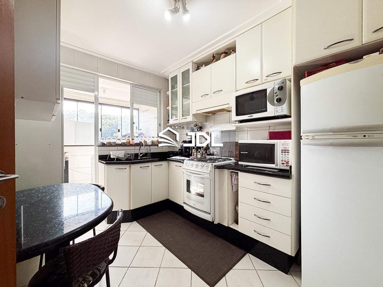 Apartamento à venda no bairro Velha: 