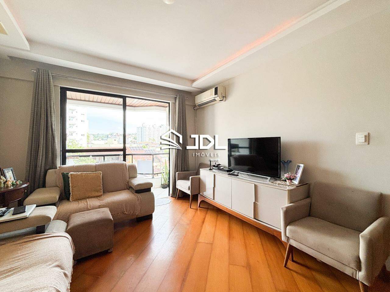 Apartamento à venda no bairro Velha: 
